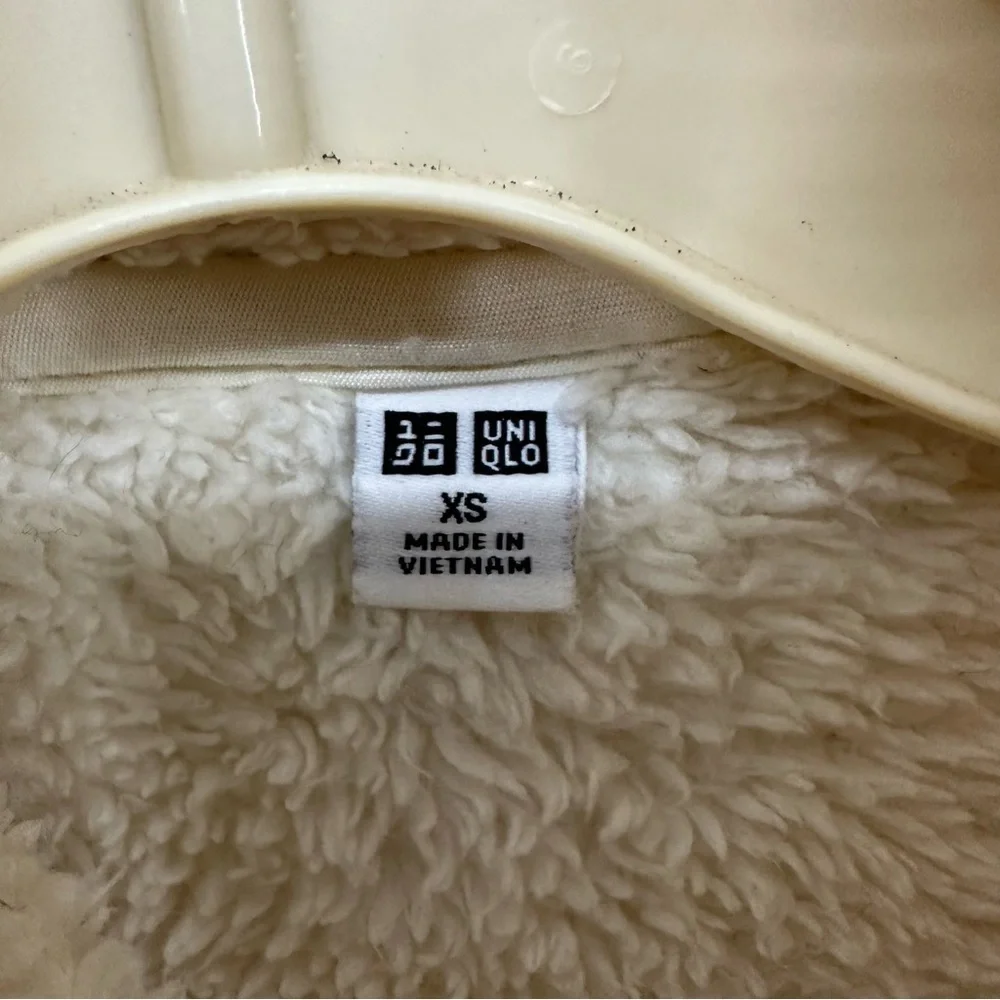 Uniqlo Sherpa Fleece Full Zip Jacket Woman’s XS‎ Beige